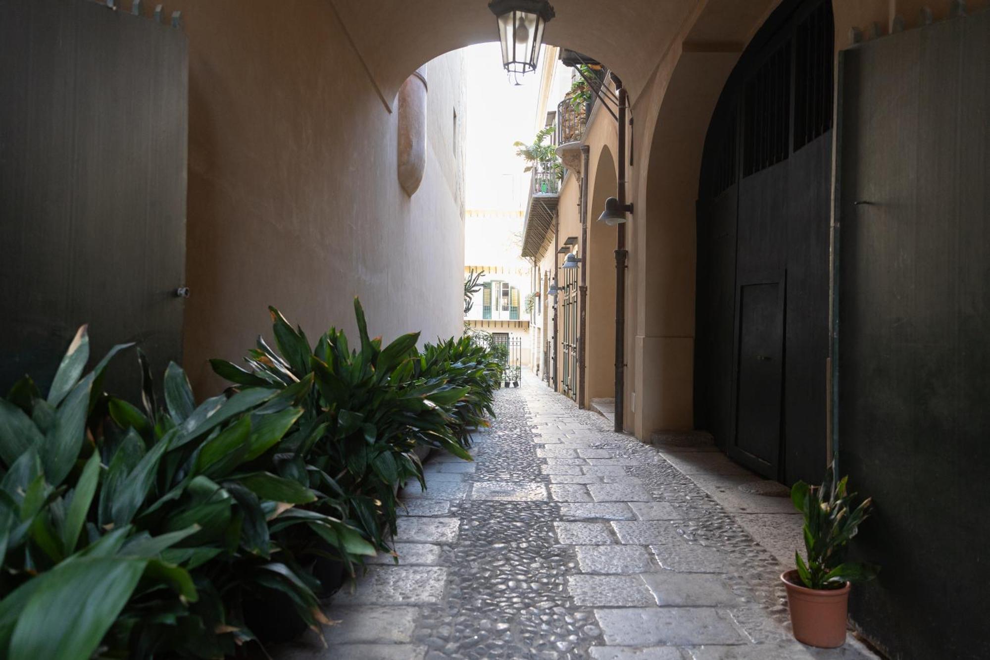 Dimora Artale In Cattedrale Palermo Exterior foto