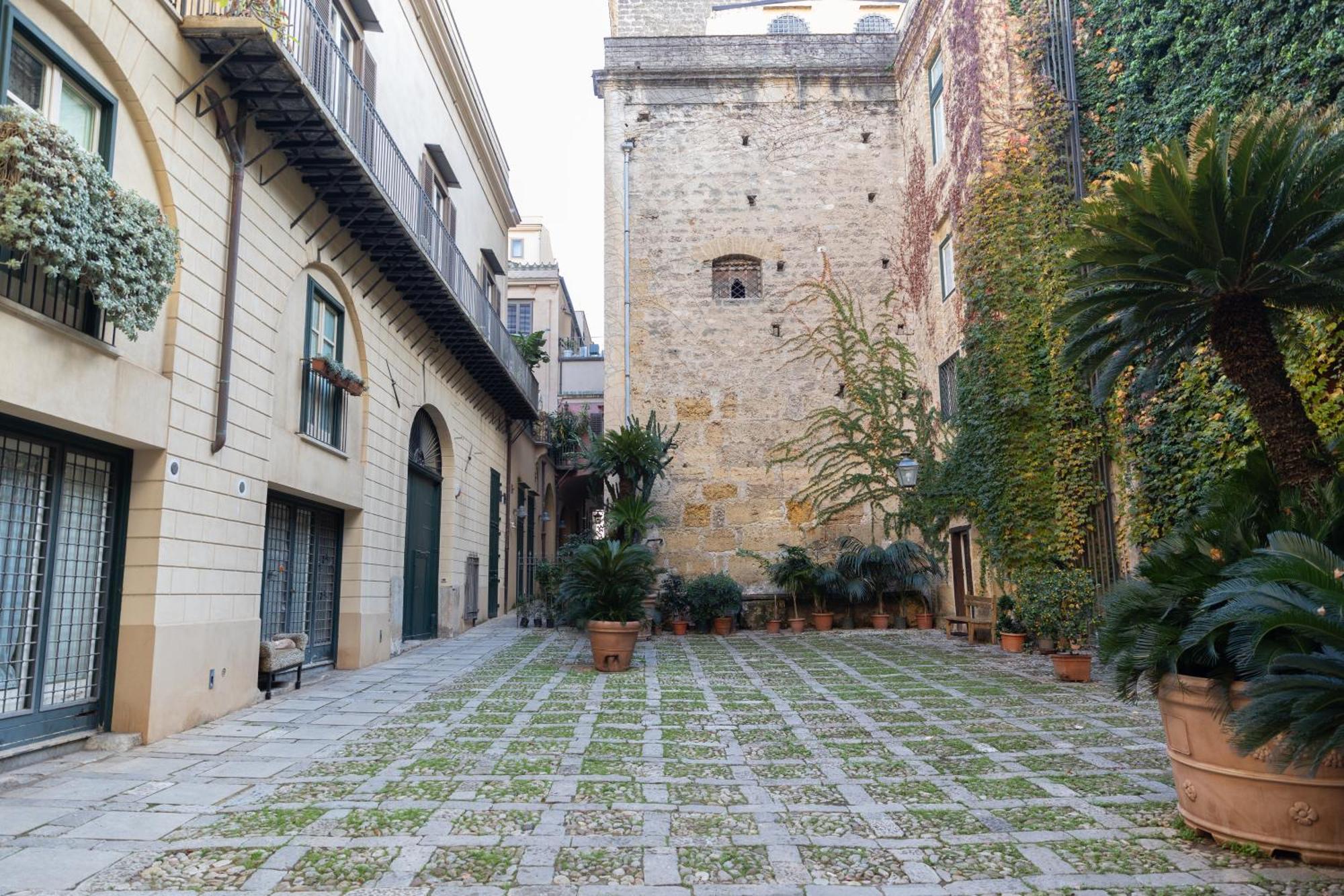 Dimora Artale In Cattedrale Palermo Exterior foto
